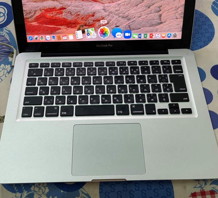 MACBOOK PRO i5/ RAM 6GB/ HDD 500GB, PHÍM LED, NGOẠI HÌNH ĐẸP KENG